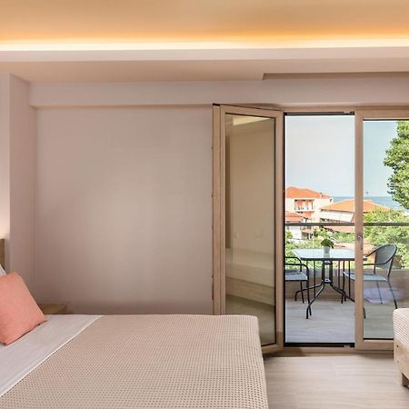 Makris Luxury Rooms Leptokaryá Exterior foto