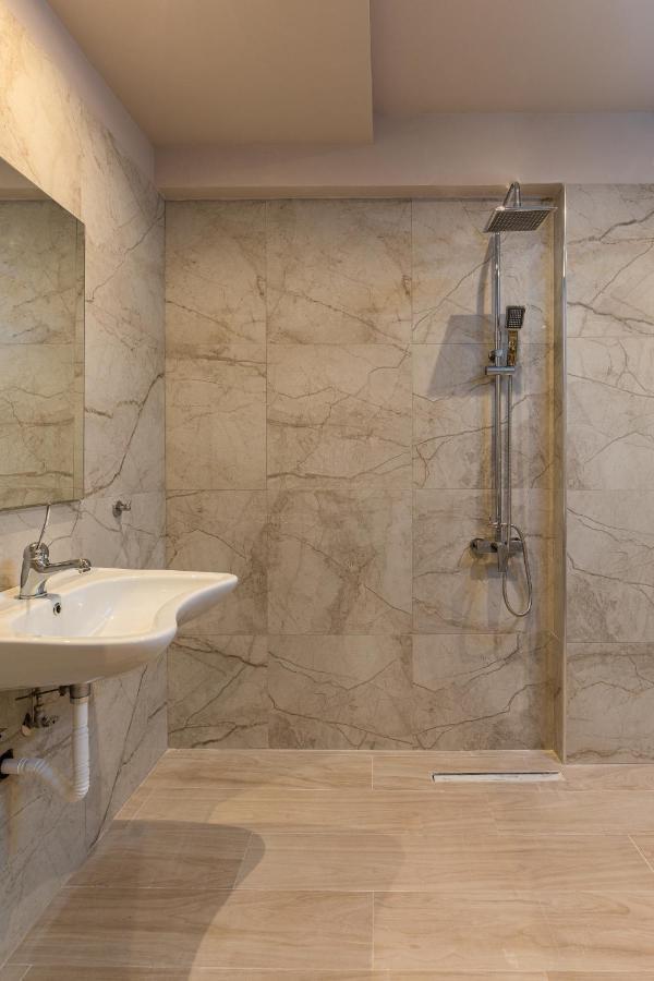Makris Luxury Rooms Leptokaryá Exterior foto